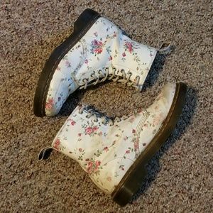Floral Dr Martens